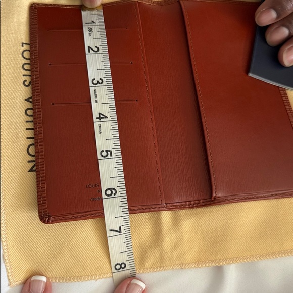 EUC orange/brown LV epi pocket organizer - Picture 12 of 15
